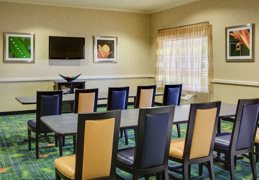 Fairfield Inn Manhattan, Kansas מראה חיצוני תמונה
