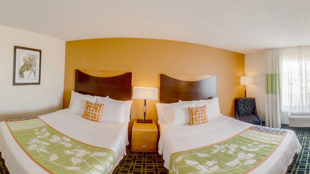 Fairfield Inn Manhattan, Kansas מראה חיצוני תמונה
