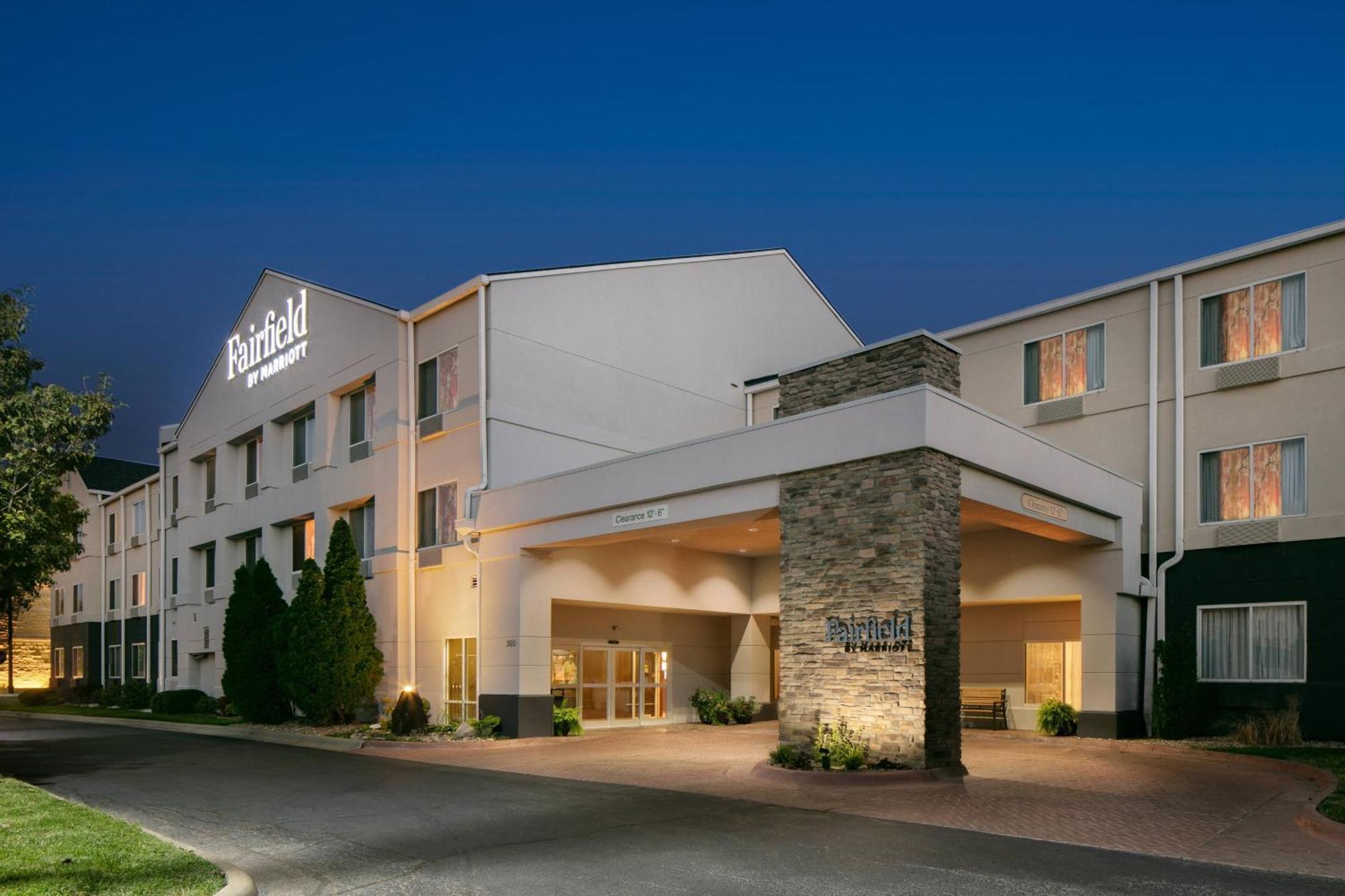 Fairfield Inn Manhattan, Kansas מראה חיצוני תמונה